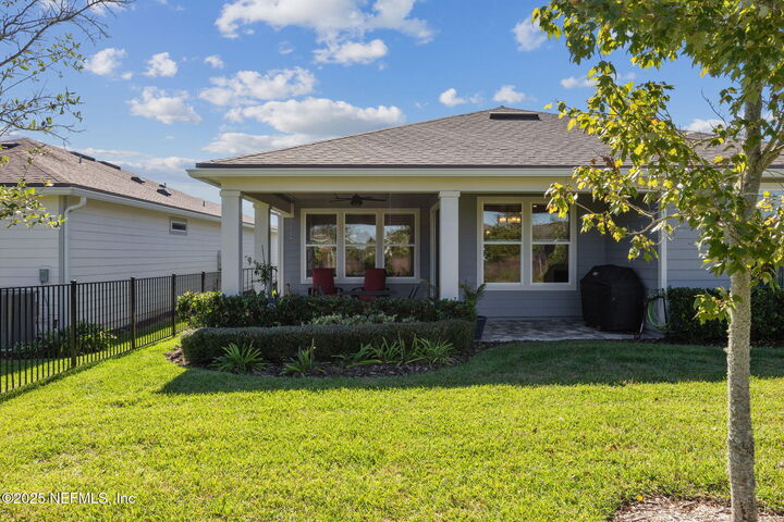 Property Photo: 11109 Kentworth Way FL 32256