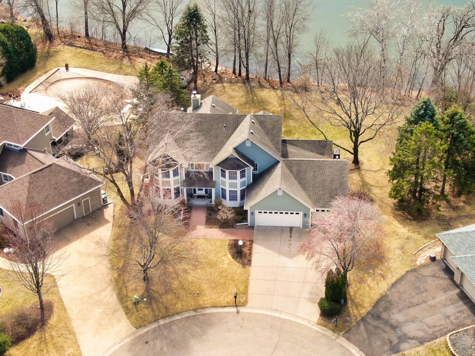 Property Photo:  2270 Oak Glen Court  MN 55082 