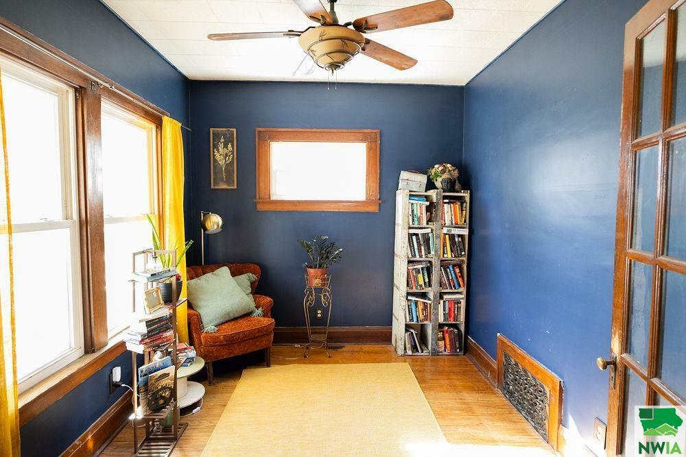 Property Photo: 215 4th St NW IA 51031