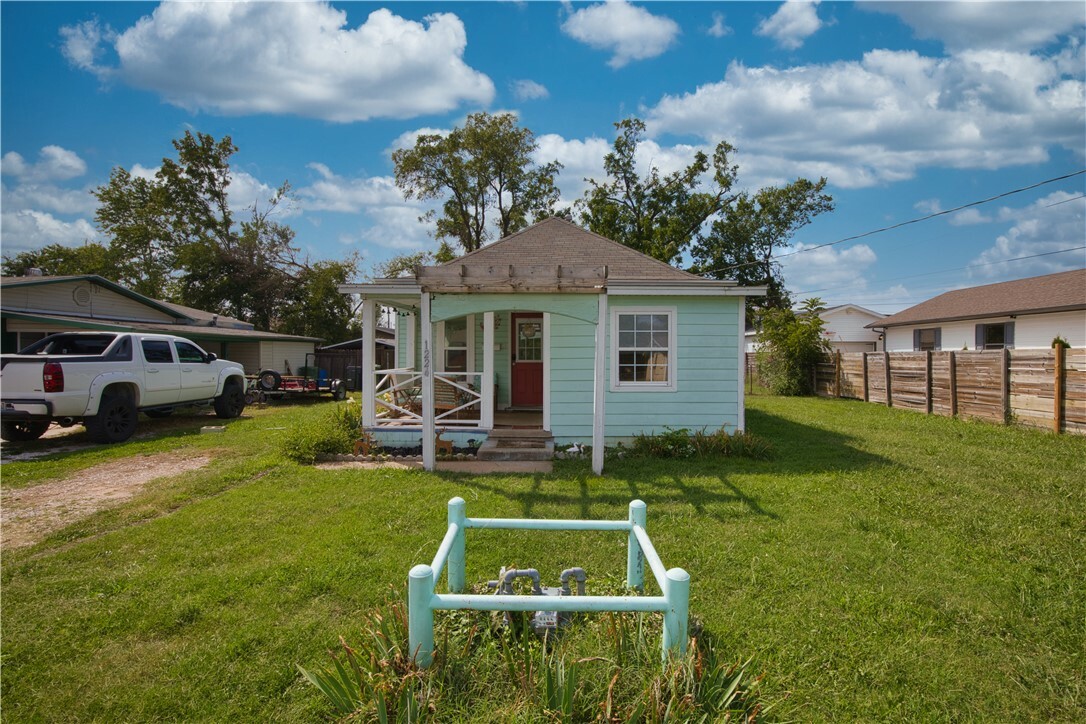 Property Photo: 1224 4th Street AR 72756