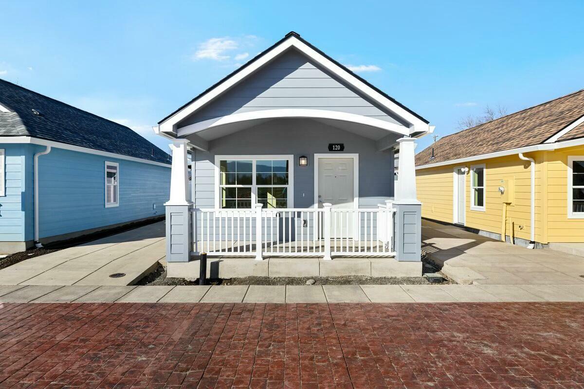 Property Photo: 120 Esperanza Court Lot 13 OR 97501