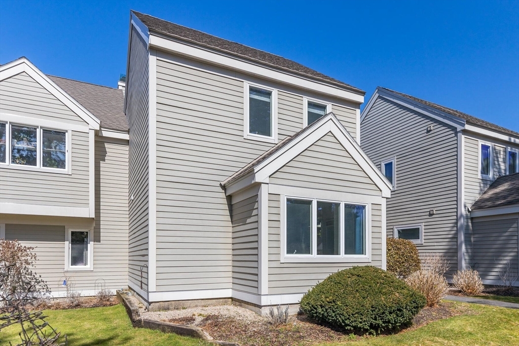 Property Photo:  44 Trevor Ln 44  MA 02631 