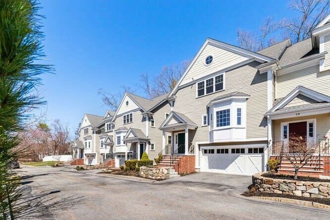 Property Photo:  10 Murray Avenue 16  MA 01803 