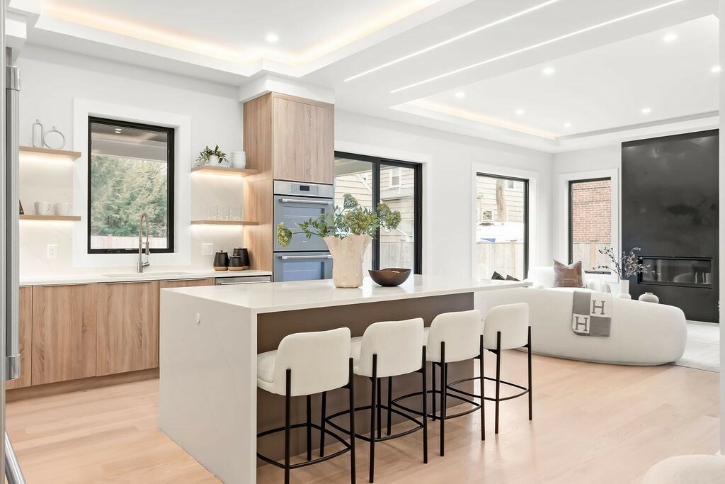Property Photo:  69 Lincoln St 1  MA 02461 