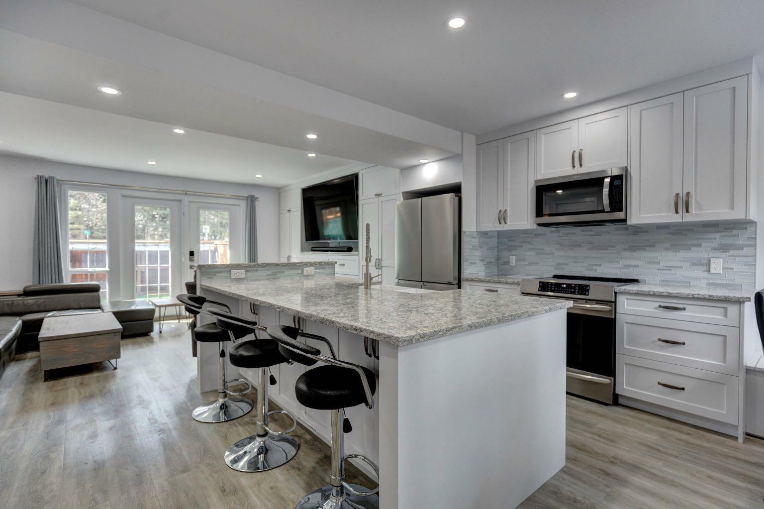 Property Photo: 1530 7th Avenue 2 AB T1W 1R1