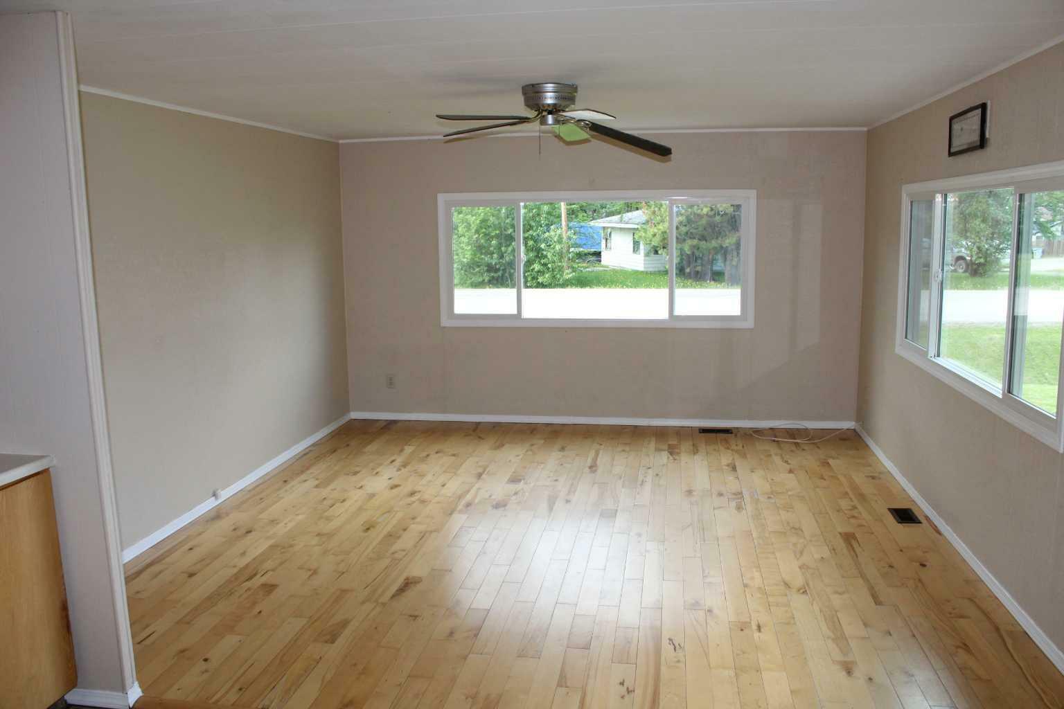 Property Photo: 7011 Glenwood Drive AB T7E 1M5