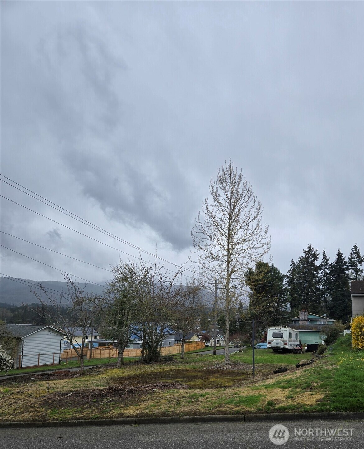 Property Photo:  1100 W 10th Street  WA 98362 