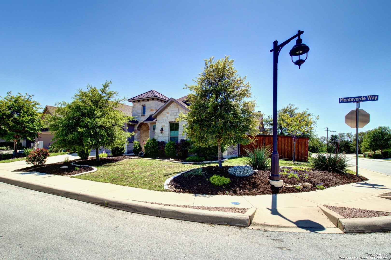 Property Photo: 3902 Monteverde TX 78261
