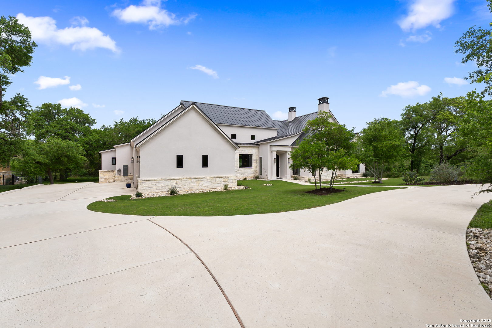 Property Photo: 11207 Paraisio Bluff TX 78006