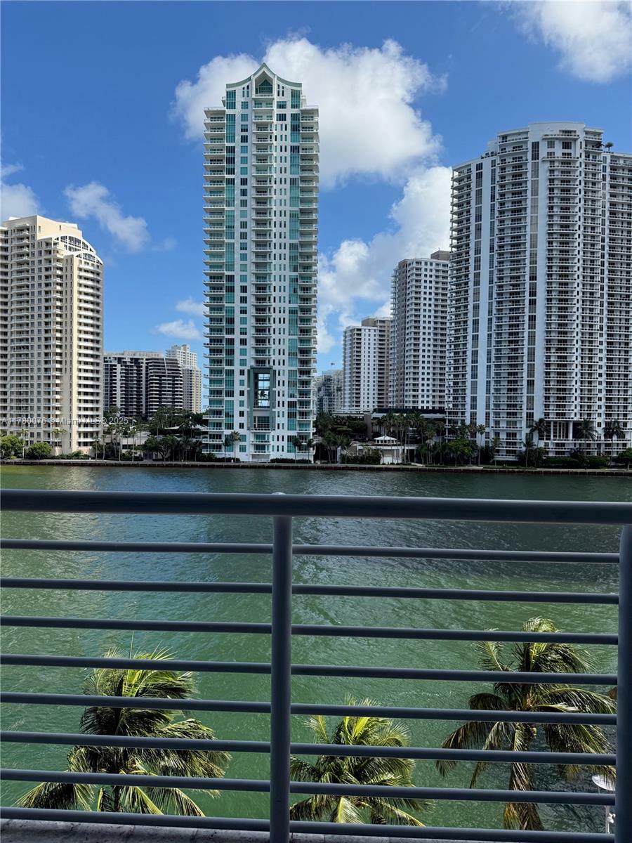 325 S Biscayne Blvd 621  Miami FL 33131 photo