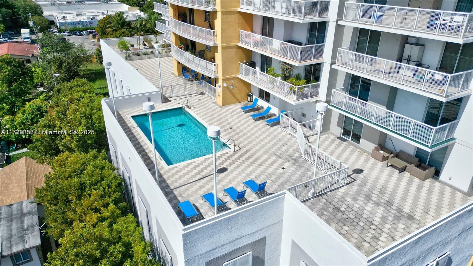 Property Photo:  900 SW 8th St 1208  FL 33130 