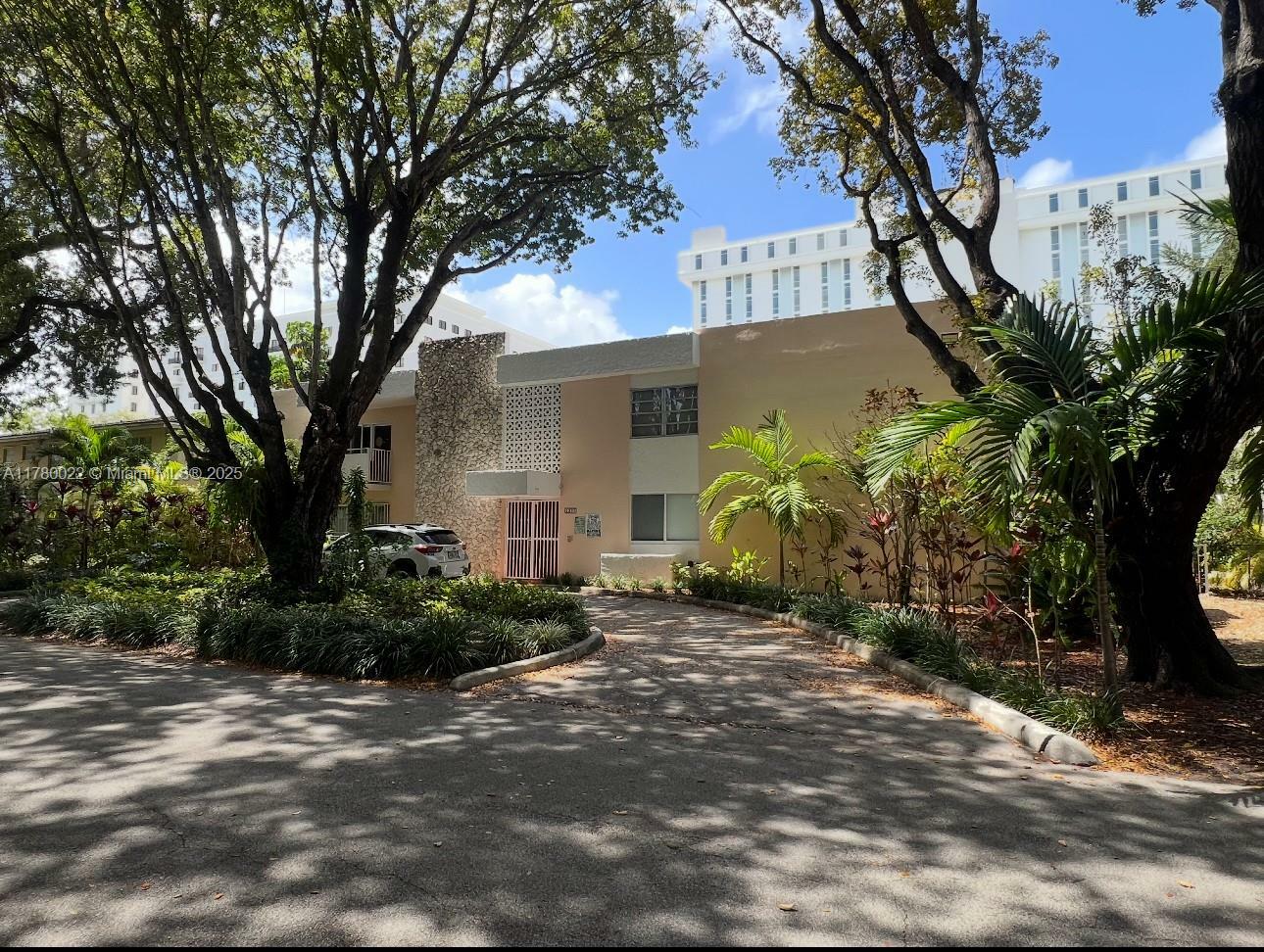Property Photo: 1235 Mariposa Ave 1 FL 33146