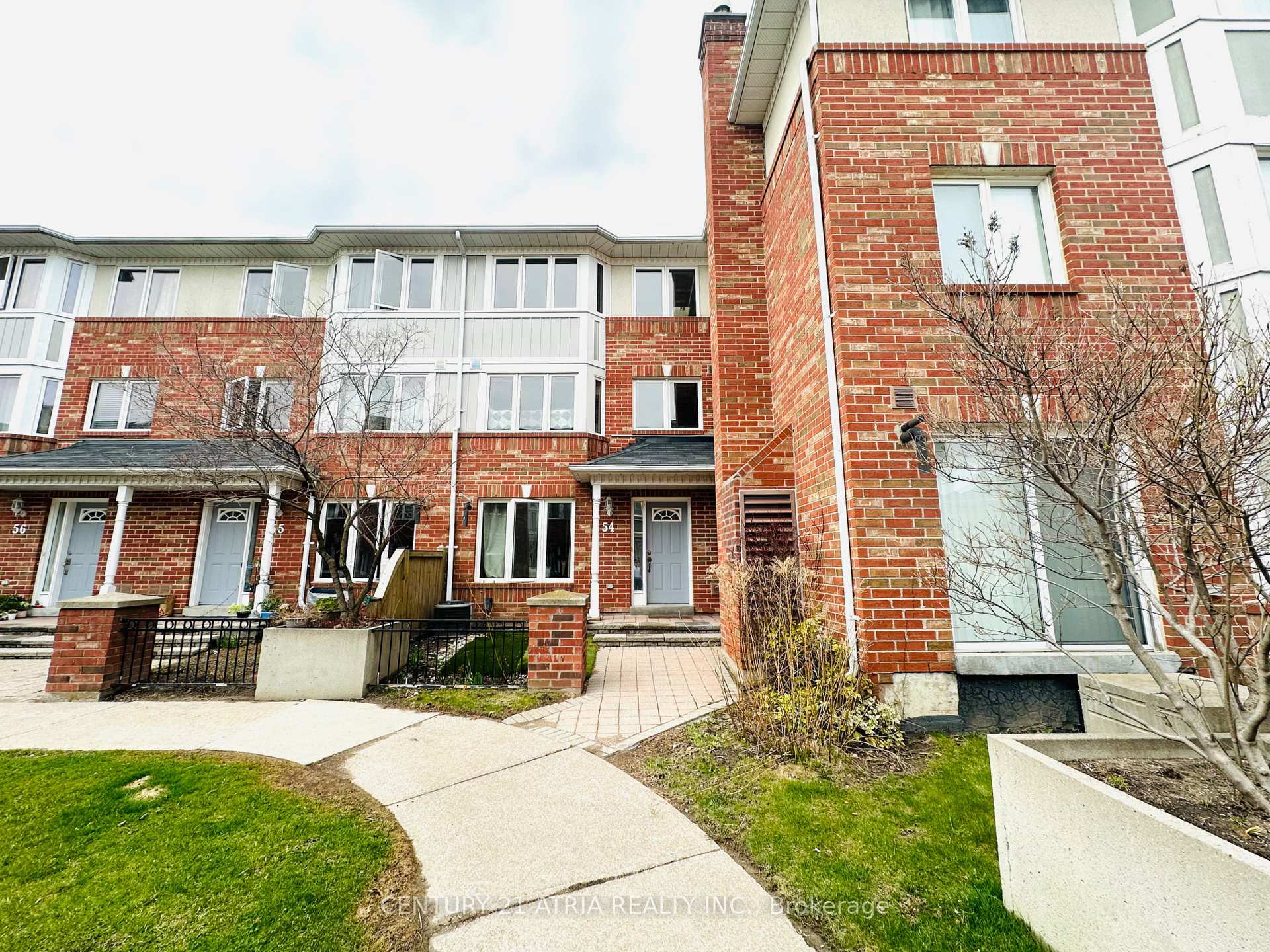 Property Photo: 18 Clark Avenue W 54 ON L4J 8H1