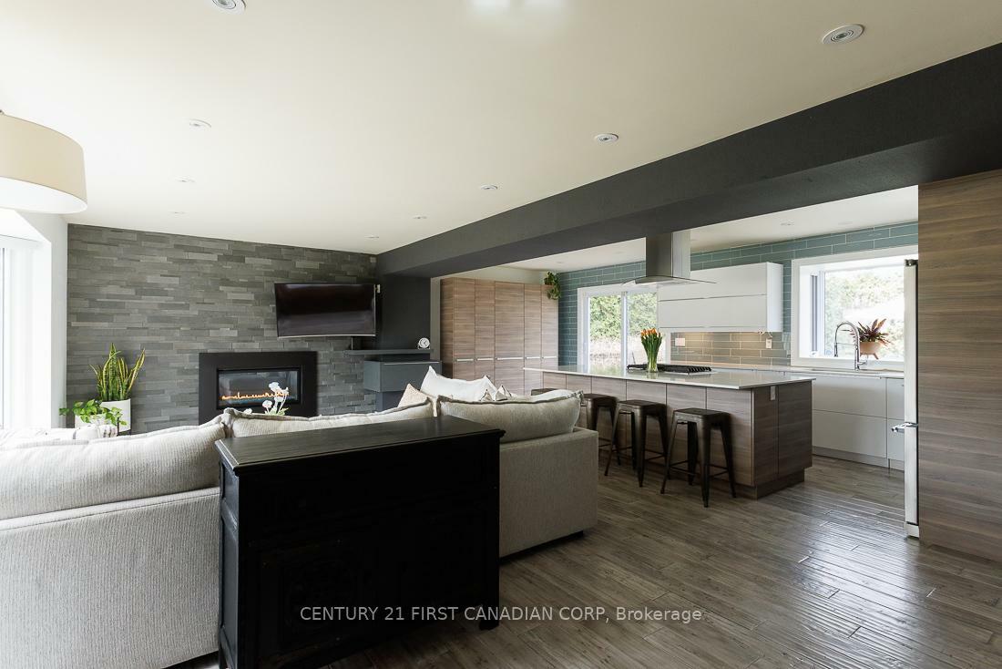 Property Photo: 1163 Ivanhill Road ON N6H 4C2