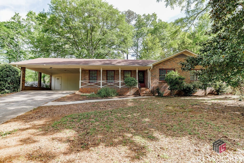 Property Photo: 525 Caldwell Circle GA 30605