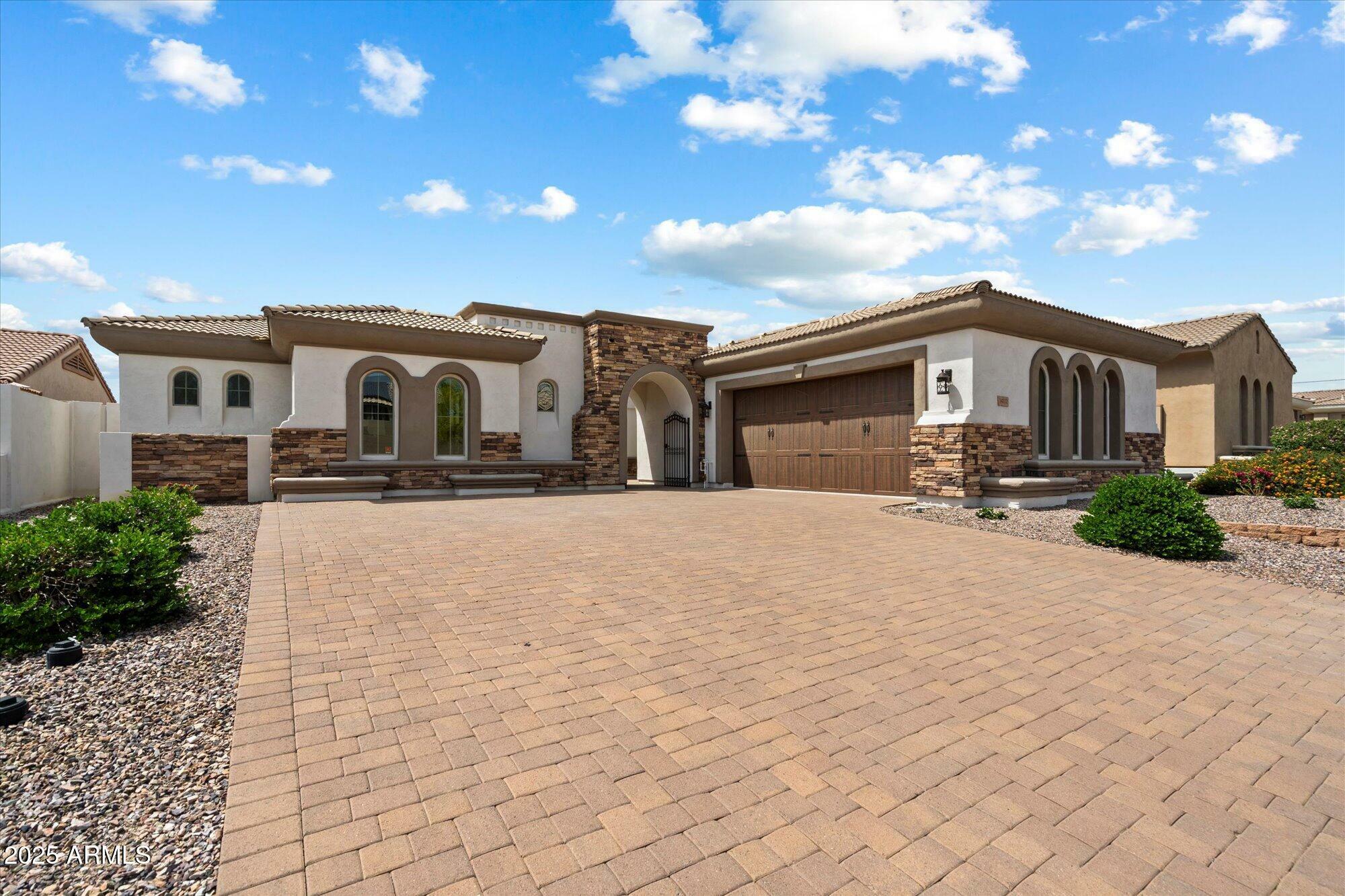 Property Photo: 14112 N 12th Street AZ 85022