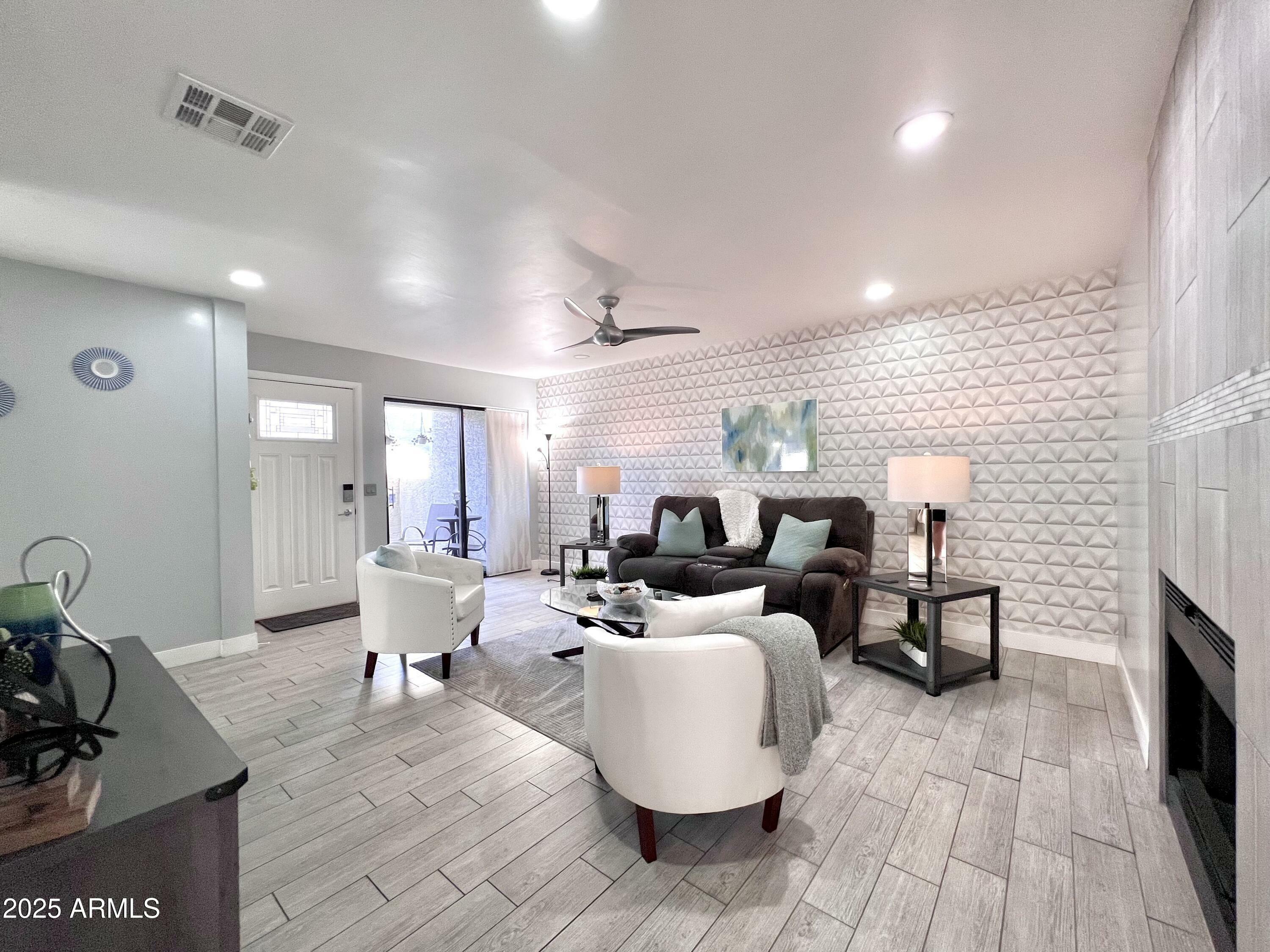 Property Photo: 850 S River Drive 1085 AZ 85281