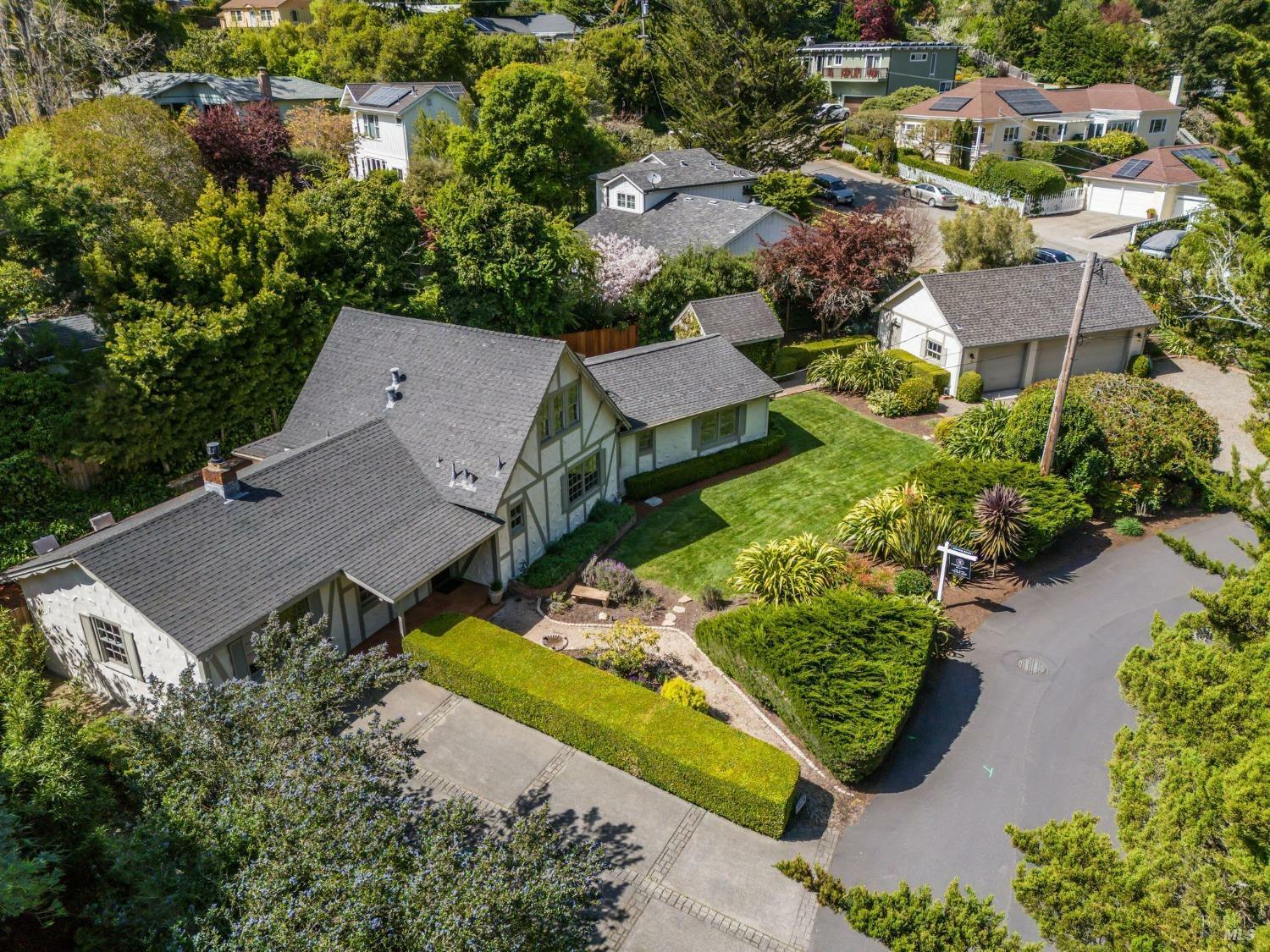 Property Photo: 507 Browning Street CA 94941
