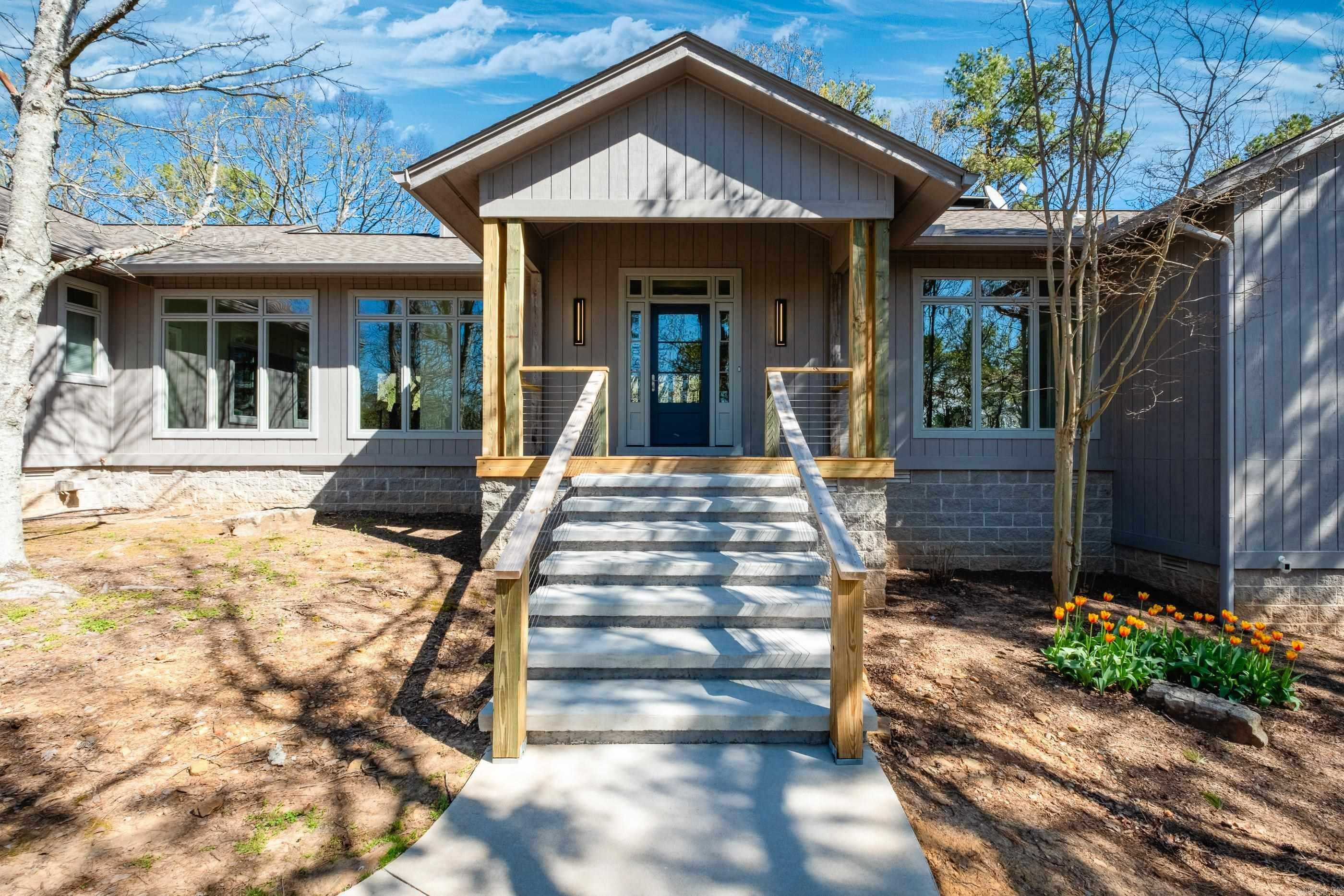 Property Photo: 10814 Pinnacle Valley Road AR 72223