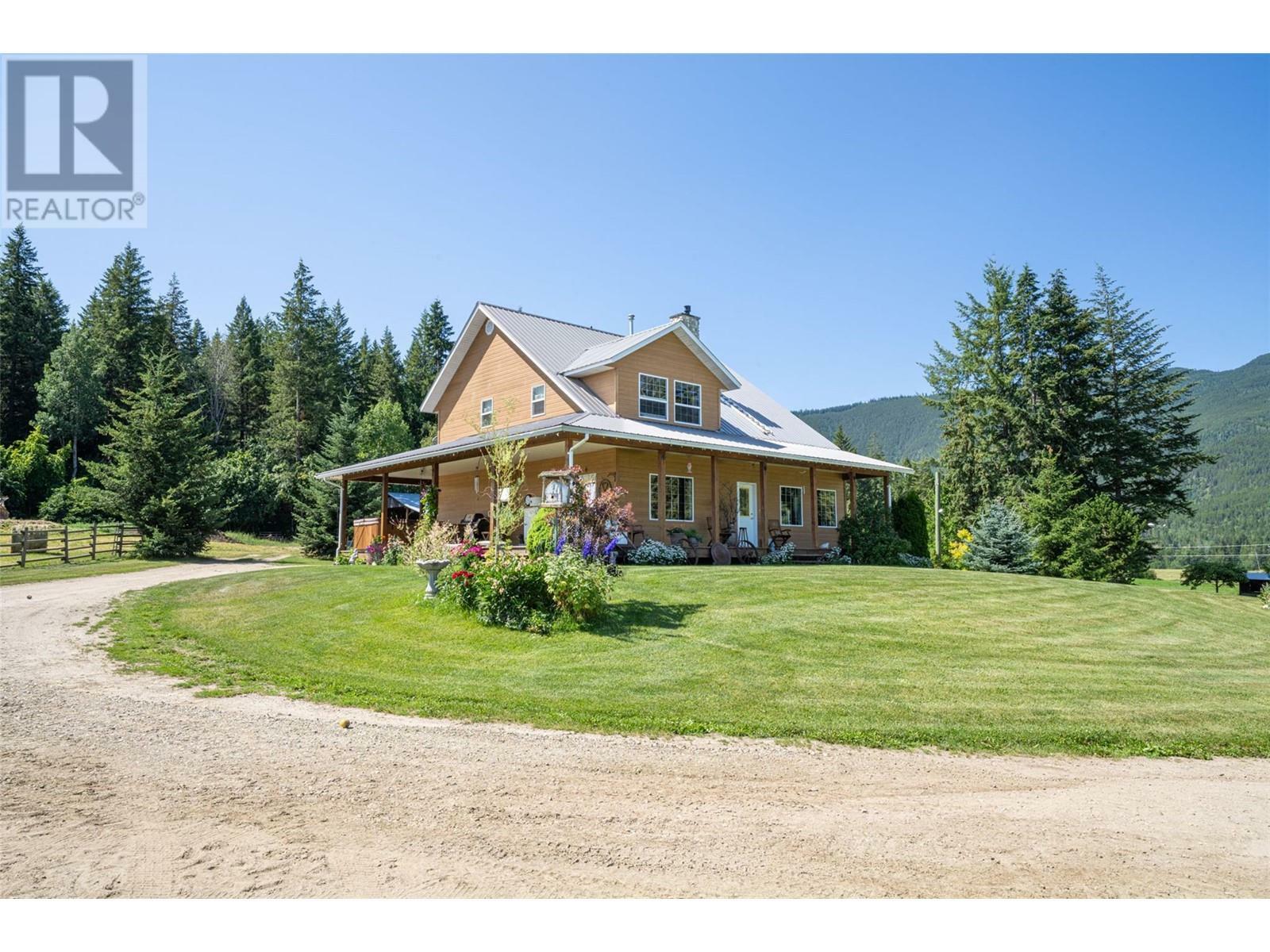 Property Photo: 2990 50 Street Northwest BC V1E 4M2