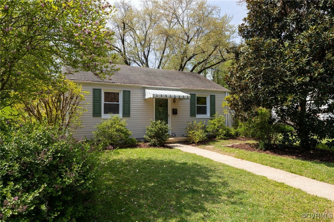 Property Photo: 6615 Fitzhugh Avenue VA 23226