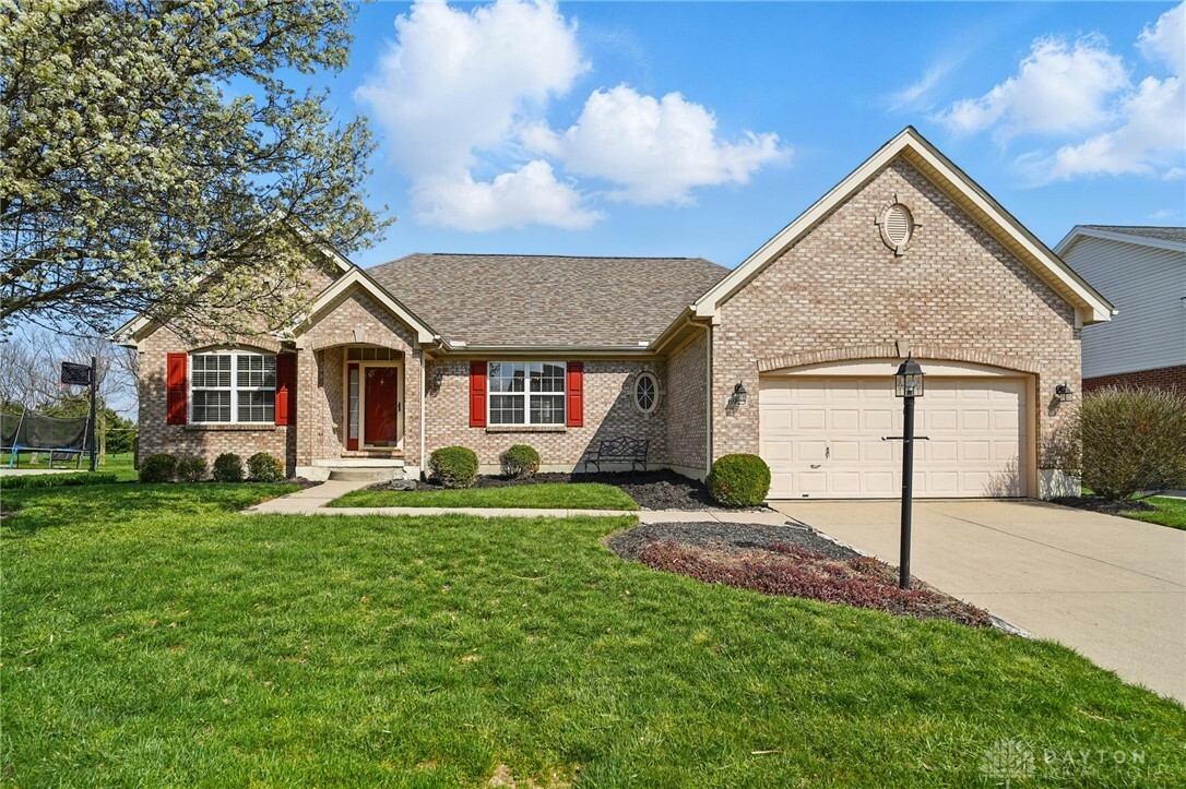 Property Photo: 6925 Evergreen Circle OH 45424