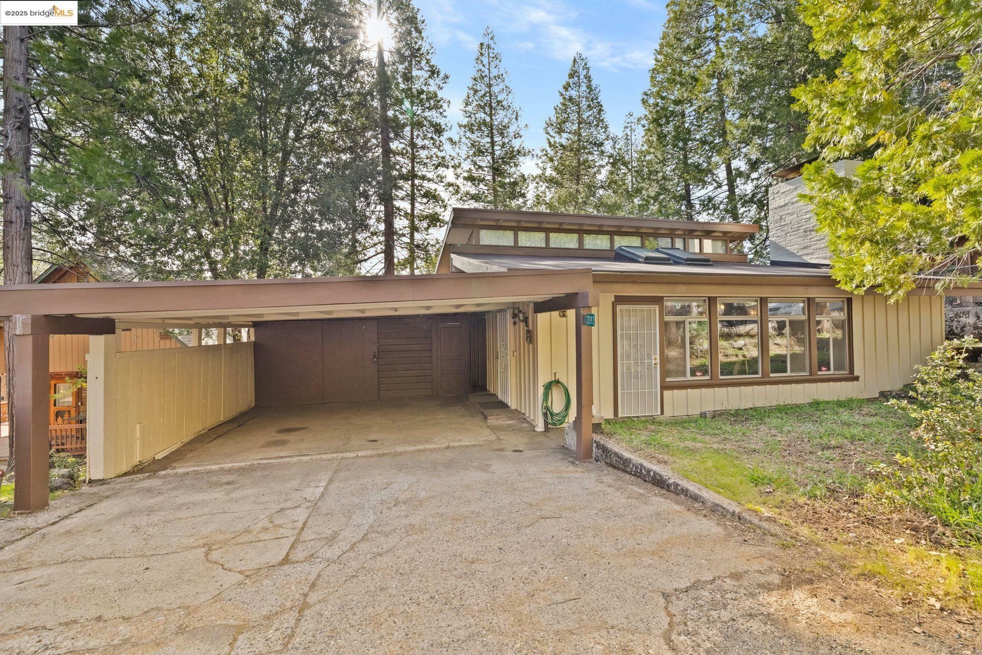 Property Photo:  23192 Cresta Dr  CA 95383 
