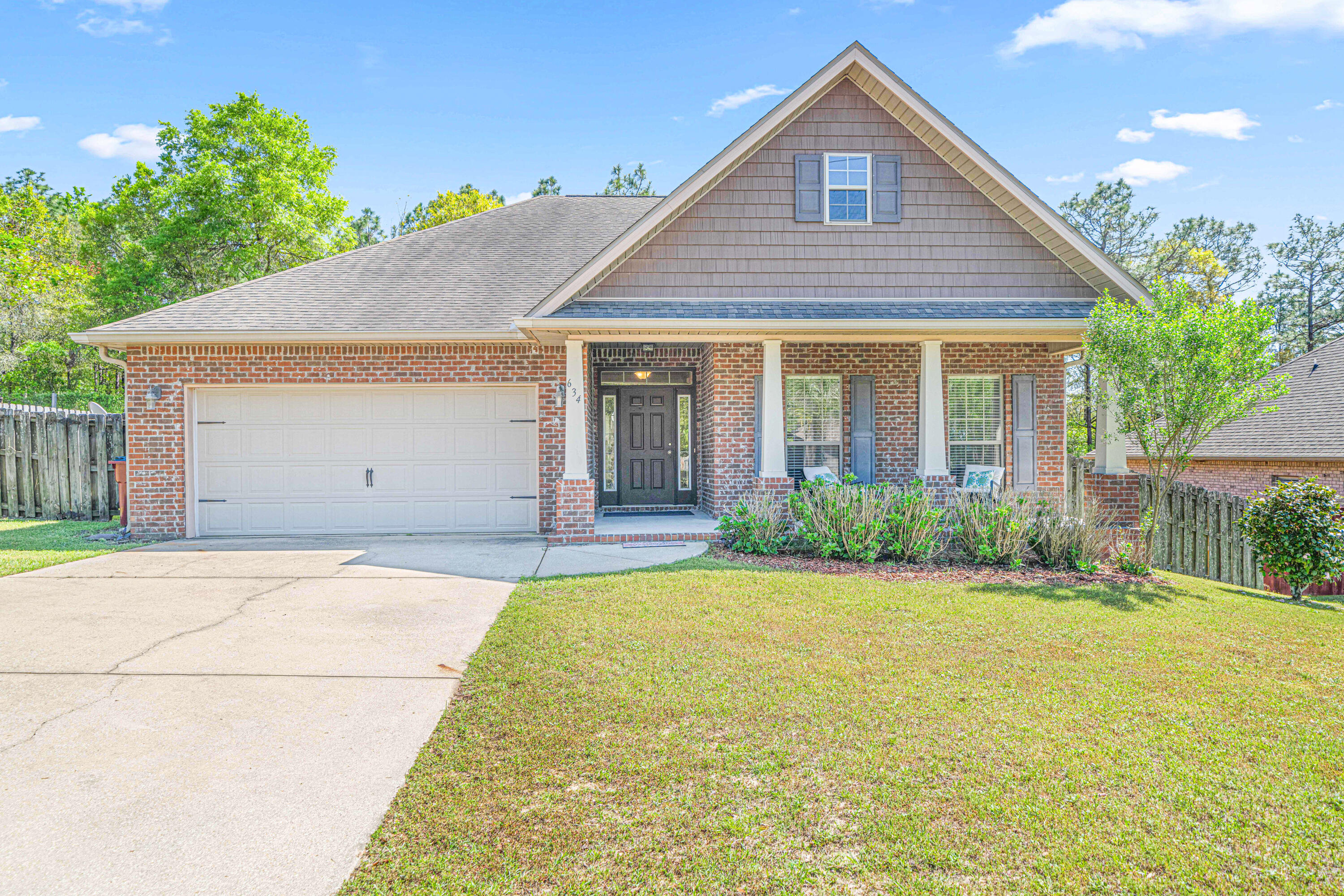 Property Photo: 634 Red Fern Road FL 32536