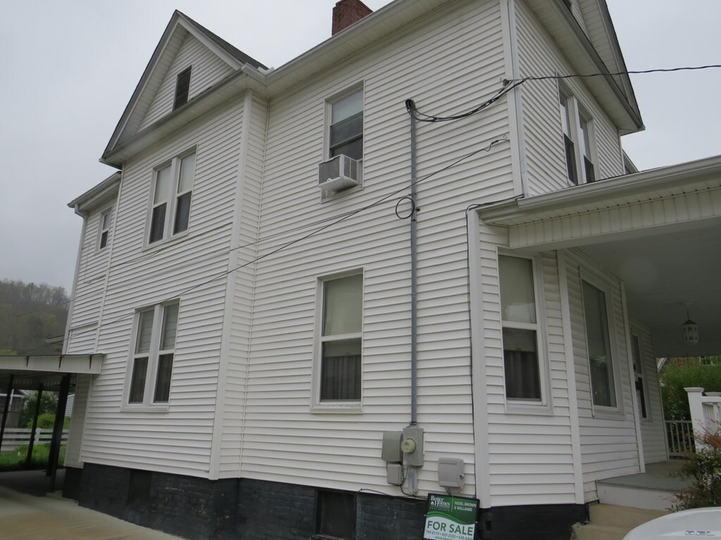 Property Photo: 309 Third Street KY 41240