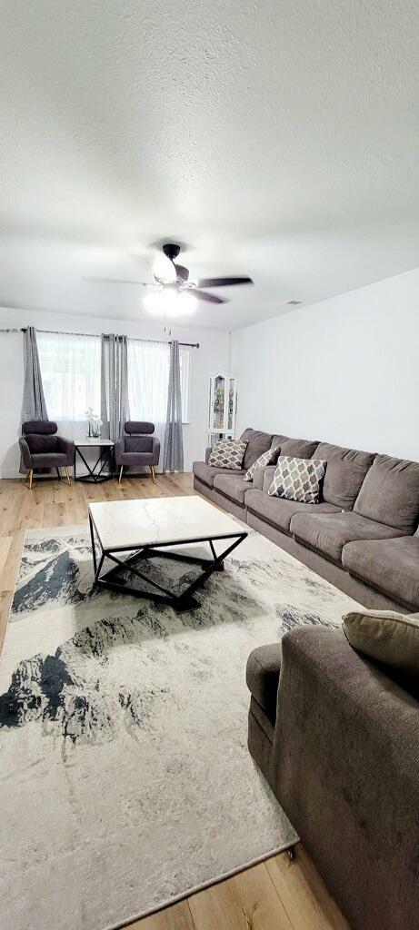 Property Photo: 4883 E Home Avenue CA 93727