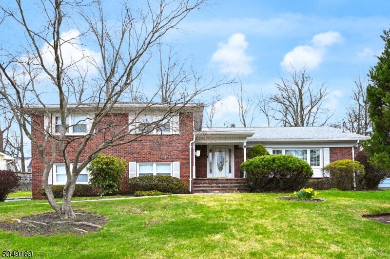 Property Photo:  8 Hepworth Pl  NJ 07052 
