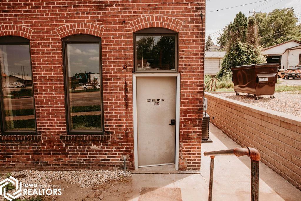 Property Photo: 601 S Main Street IA 52601