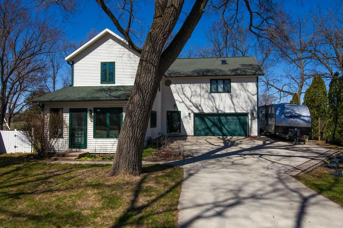 300 Lincoln Ave  Mukwonago WI 53149 photo