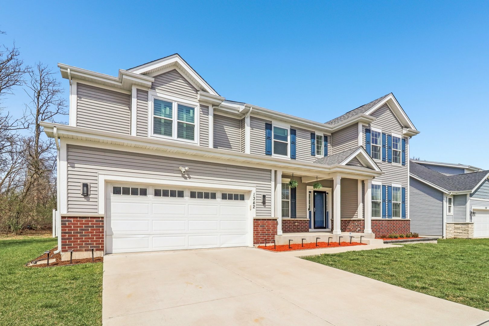 Property Photo: 1342 Highpoint Court IL 60103