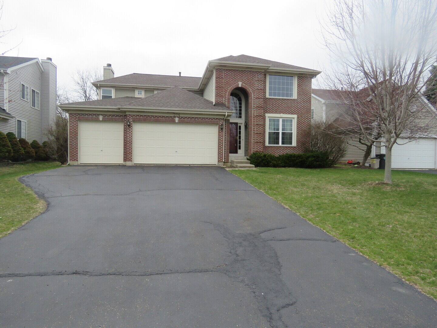 Property Photo: 204 Merryoaks Road IL 60107