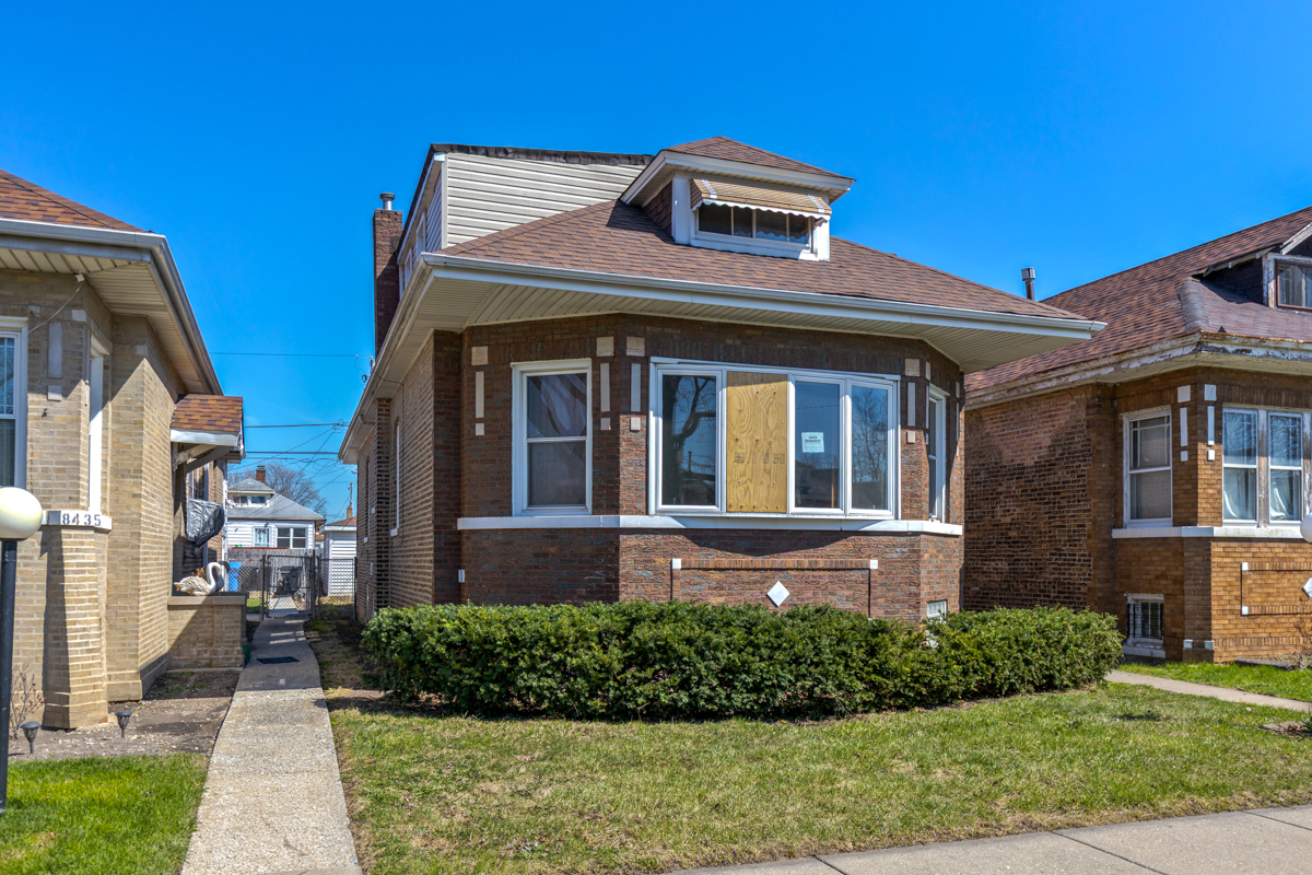 Property Photo: 8439 S Ada Street IL 60620