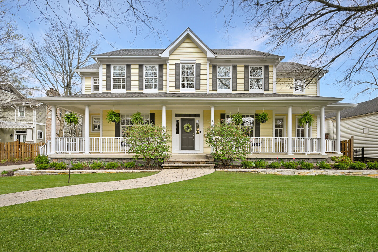 Property Photo:  439 Bryant Avenue  IL 60137 