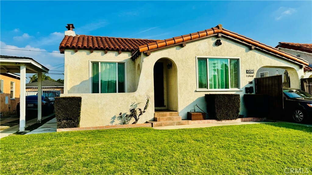 Property Photo: 2565 Kansas Avenue CA 90280