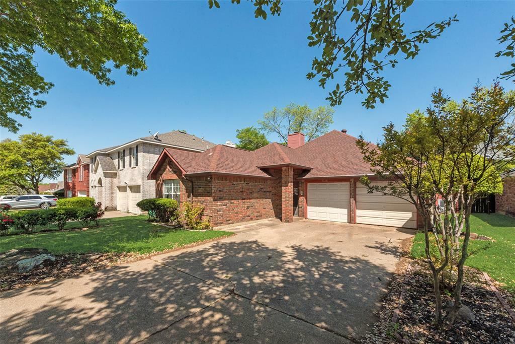Property Photo: 1128 Germany Drive TX 75104