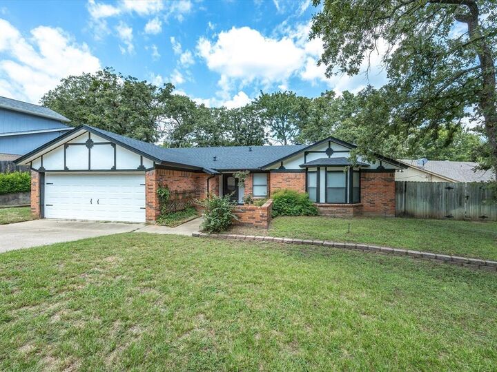 4505 Deer Lodge Court  Arlington TX 76017 photo