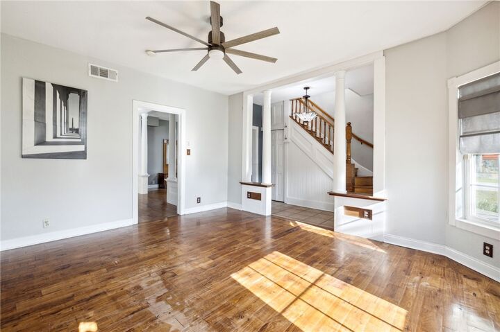 Property Photo: 1002 S Arkansas Street AR 72756