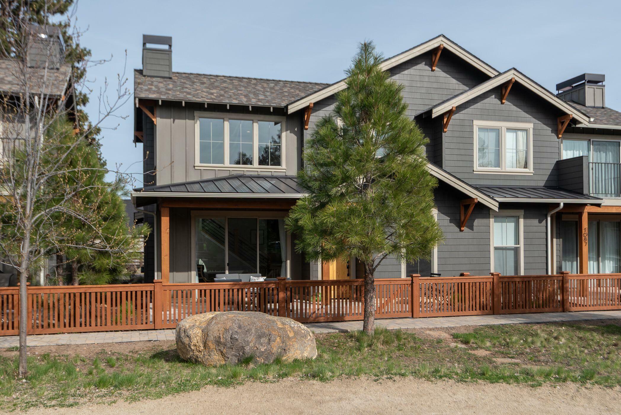 Property Photo: 1095 N Lavender Lane OR 97759