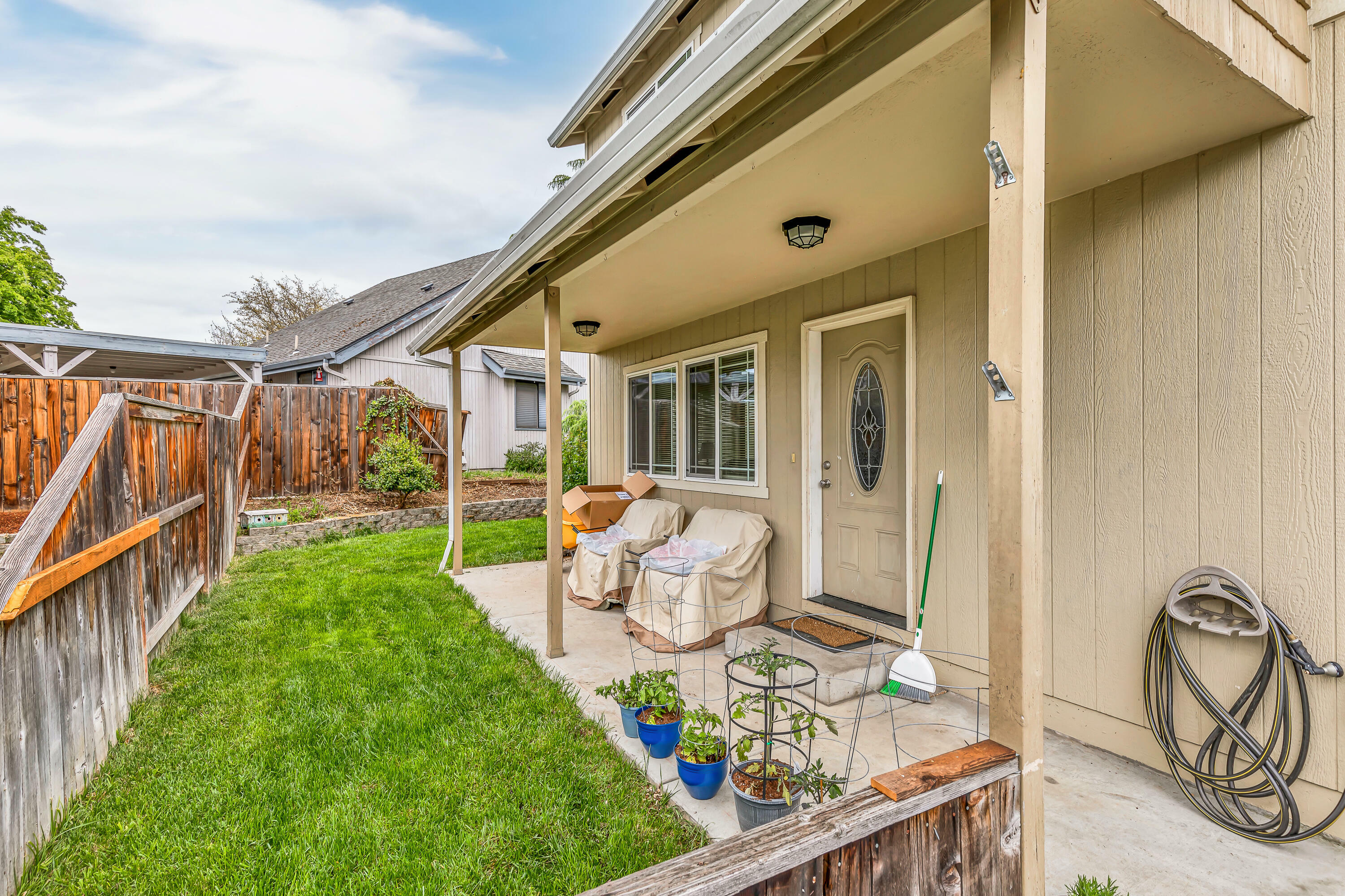 Property Photo: 710 Northwood Drive OR 97504