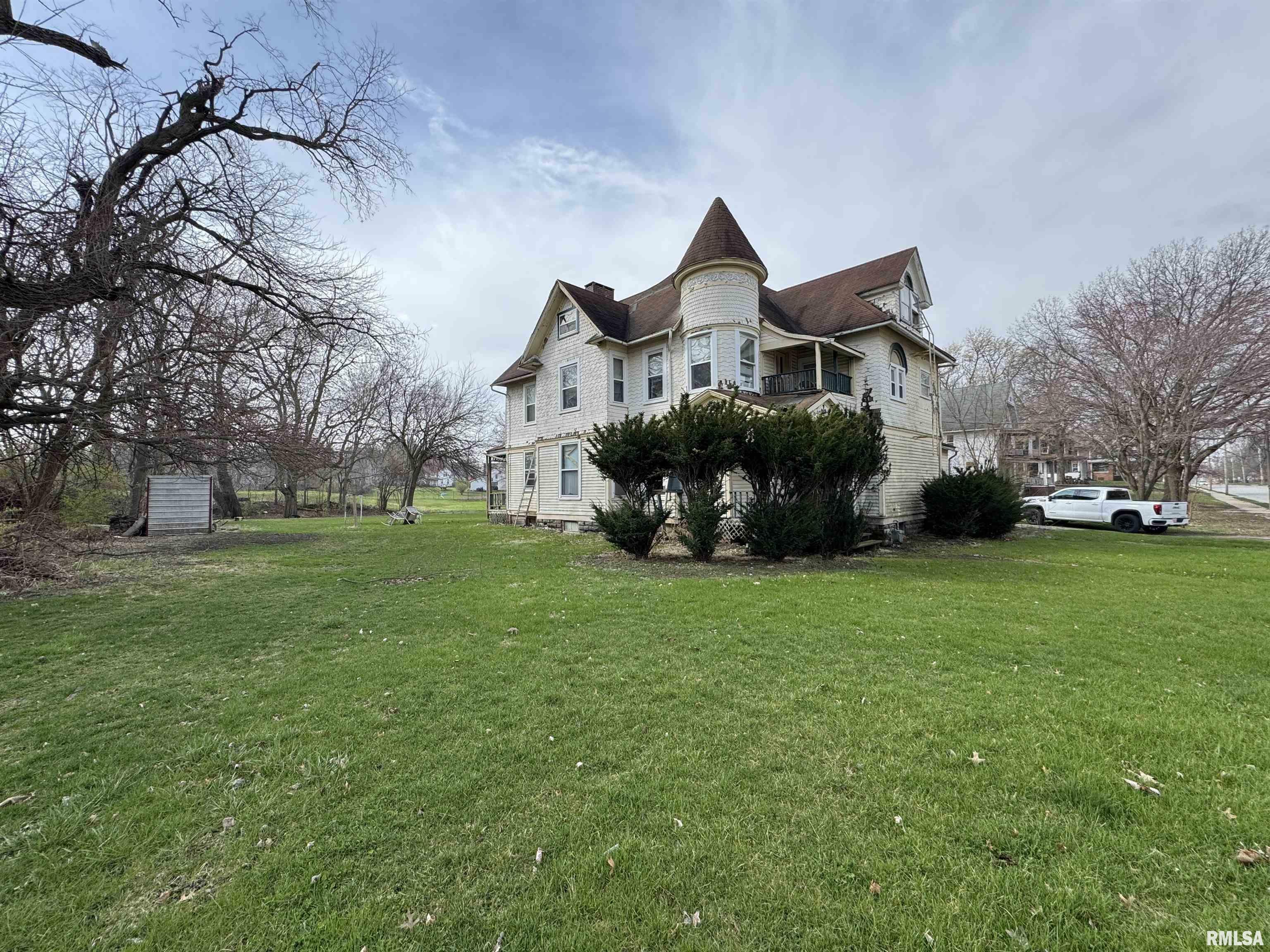 Property Photo: 450 Monmouth Boulevard IL 61401