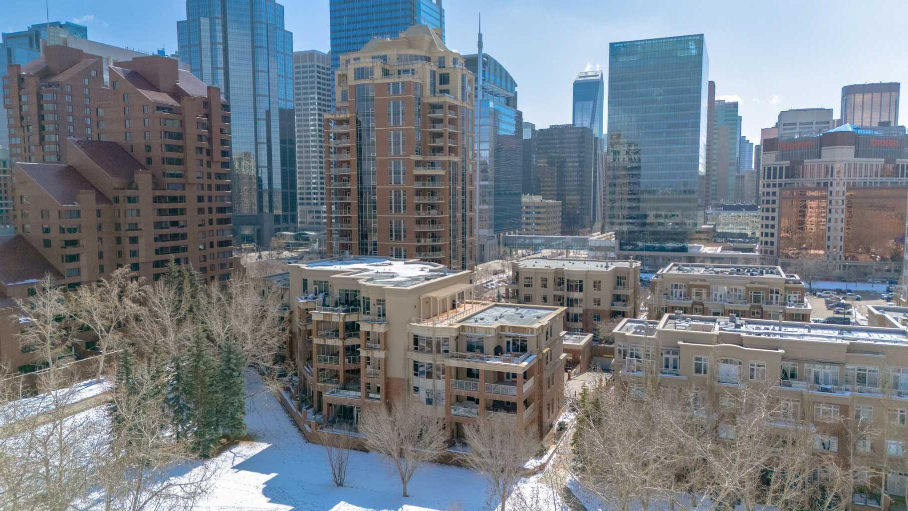 Property Photo: 600 Princeton Way SW 207 AB T2P 5N4