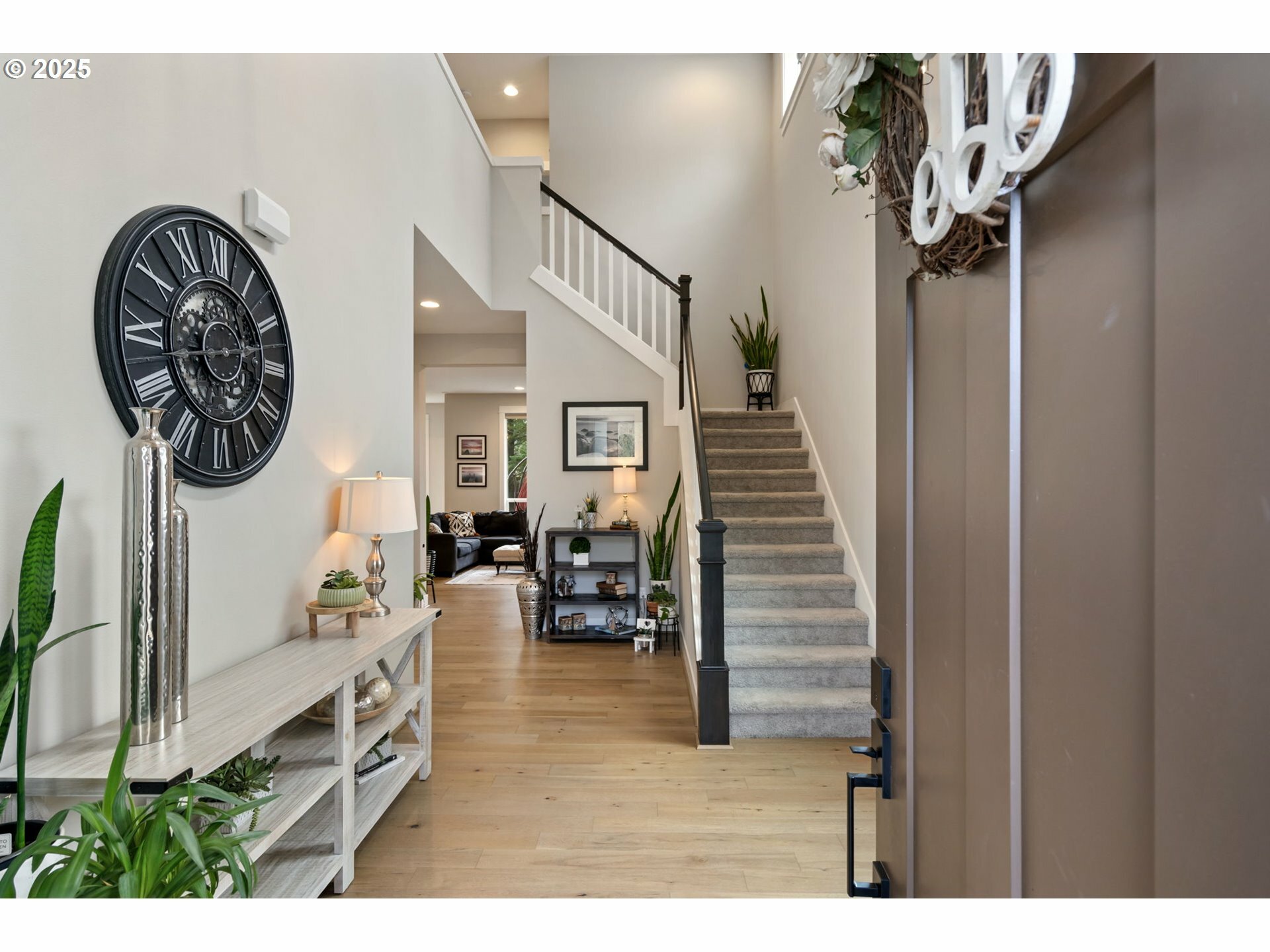 Property Photo: 8011 SW Greenhouse Ln OR 97225