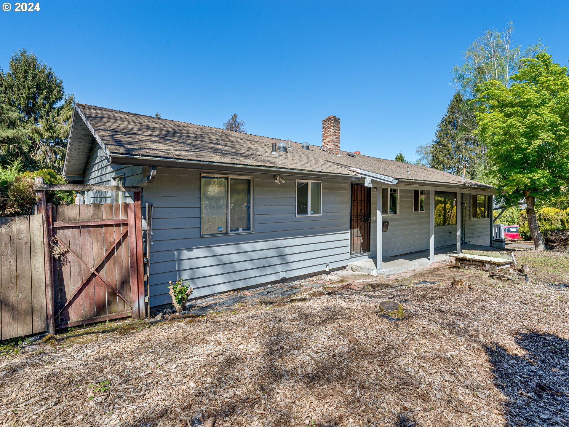 Property Photo: 5411 SE Cesar E Chavez Blvd OR 97202