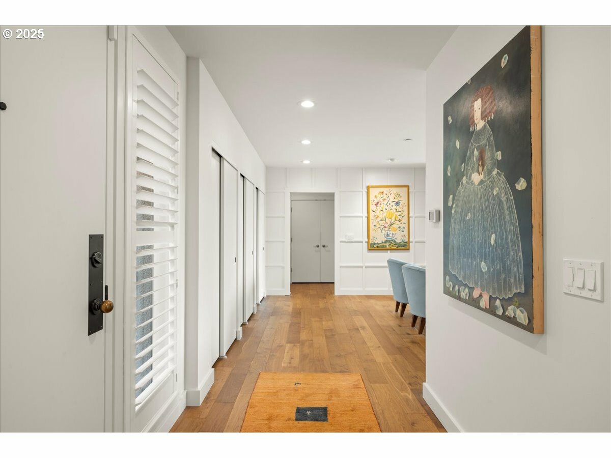 Property Photo: 725 NW Westover Ter OR 97210