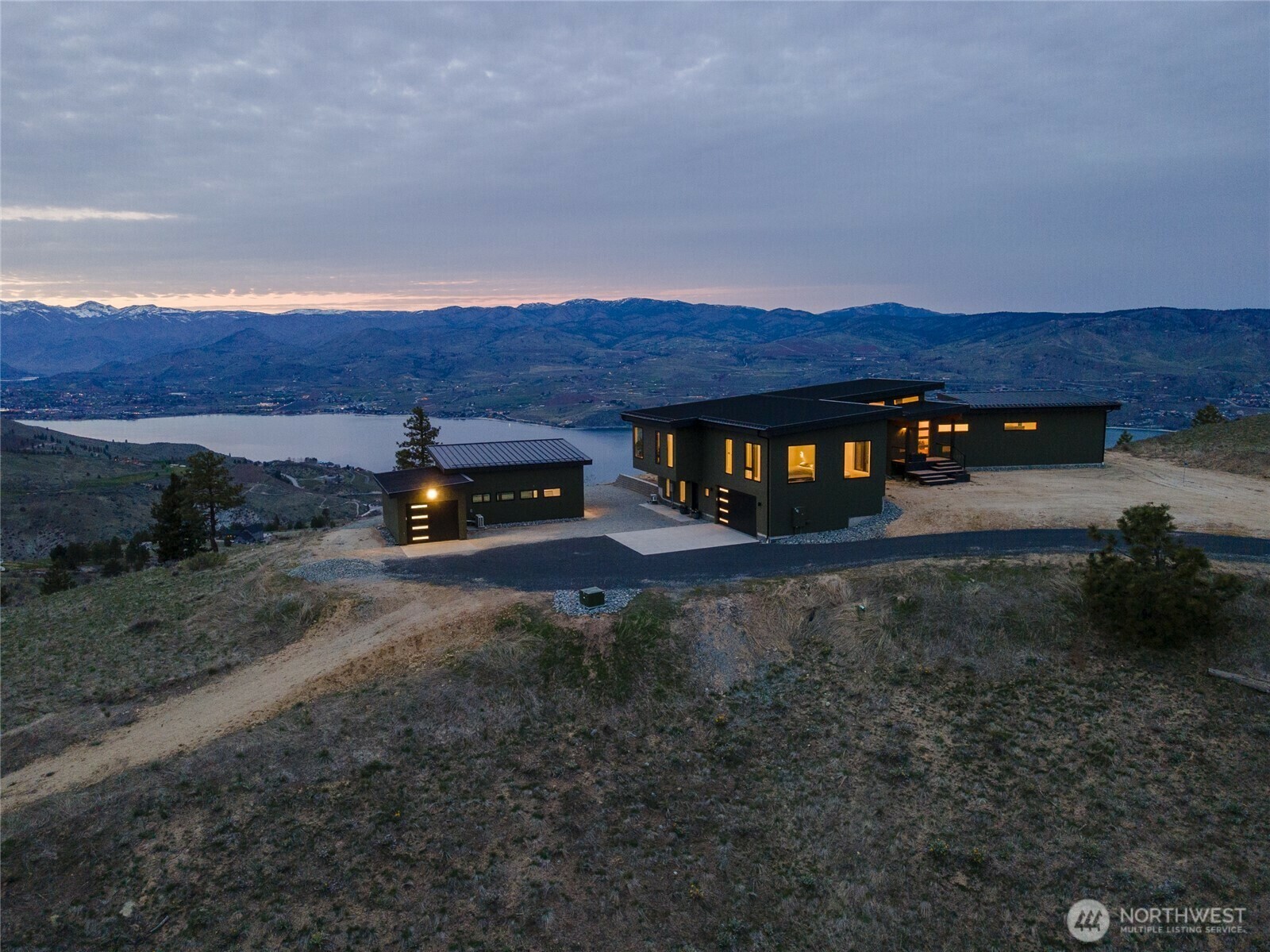 Property Photo: 350 Hawks Ridge Road WA 98816