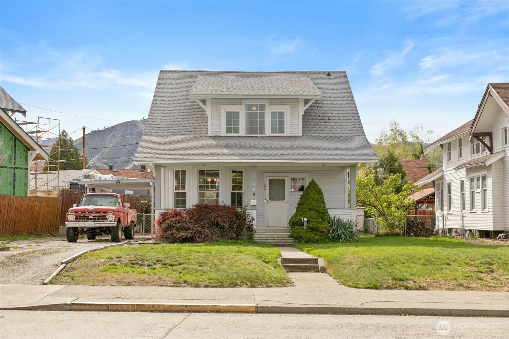 Property Photo: 126 S Cleveland Avenue WA 98801